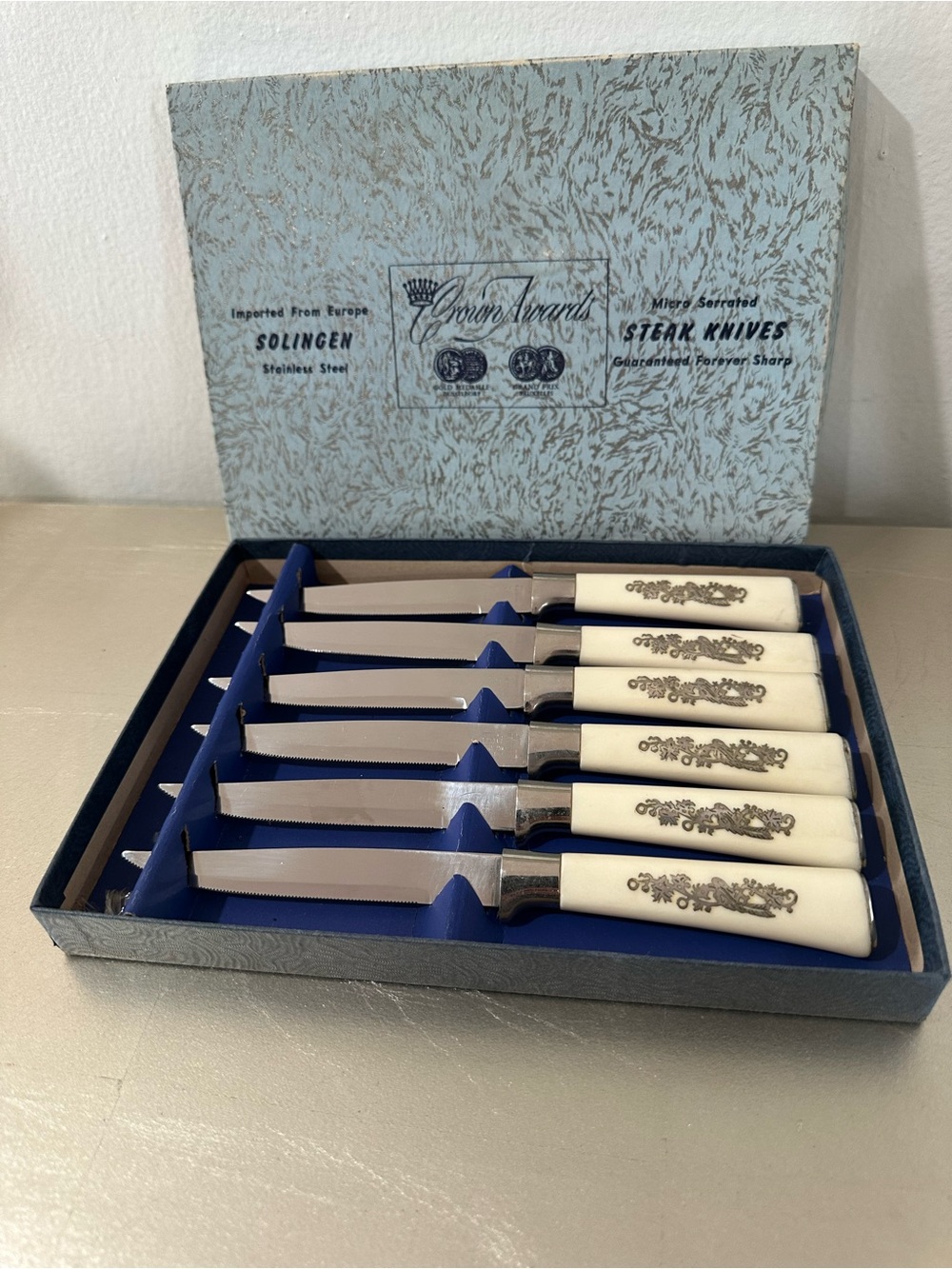 Vintage,Solingen Crown Awards White Handle Steak Knife Set - 6 Pieces